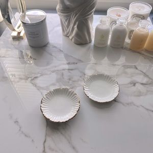 Small catch all dishes set of two